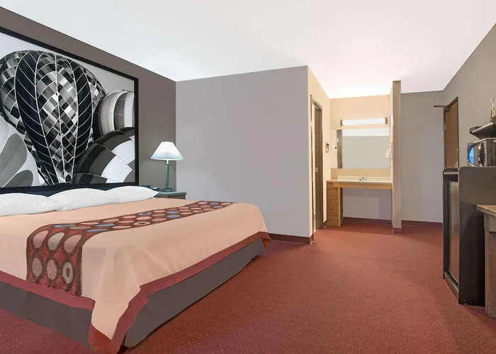 Super 8 By Wyndham Taos